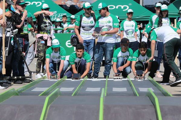 Circuito Solar EPM
Circuito Solar EPM.
Fecha: Octubre 4 2019.
Para descargar esta fotografía en alta resolución, haga clic sobre la imagen hasta que la misma se despliegue en la pantalla completa; luego dé clic derecho y elija la opción "guardar imagen como". 
En caso de publicación por cualquier medio, solicitamos acompañarla del crédito: "Foto EPM"
Palabras clave: Circuito Solar EPM