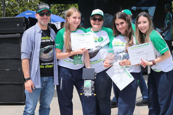 Circuito Solar EPM
Circuito Solar EPM.
Fecha: Octubre 4 2019.
Para descargar esta fotografía en alta resolución, haga clic sobre la imagen hasta que la misma se despliegue en la pantalla completa; luego dé clic derecho y elija la opción "guardar imagen como". 
En caso de publicación por cualquier medio, solicitamos acompañarla del crédito: "Foto EPM"
Palabras clave: Circuito Solar EPM