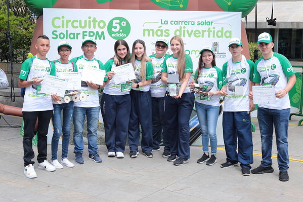 Circuito Solar EPM
Circuito Solar EPM.
Fecha: Octubre 4 2019.
Para descargar esta fotografía en alta resolución, haga clic sobre la imagen hasta que la misma se despliegue en la pantalla completa; luego dé clic derecho y elija la opción "guardar imagen como". 
En caso de publicación por cualquier medio, solicitamos acompañarla del crédito: "Foto EPM"
Palabras clave: Circuito Solar EPM