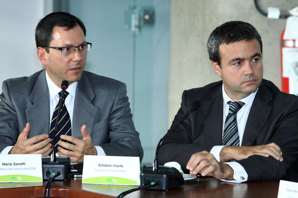 Cierre de Negociación Grupo EPM-MILLICOM
Cierre de Negociación Grupo EPM-MILLICOM
Fecha: Octubre 1 de 2013. Lugar:  Sala de Juntas, Edificio EPM
Para descargar esta fotografía en alta resolución, haga clic sobre la imagen hasta que la misma se despliegue en la pantalla completa; luego dé clic derecho y elija la opción "guardar imagen como". 
En caso de publicación por cualquier medio, solicitamos acompañarla del crédito: "Foto EPM".
Palabras clave: Cierre Negociación Grupo EPM MILLICOM