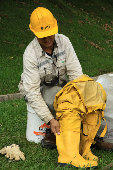 Trabajos en planta de potabilización Ayurá
Trabajos en planta de potabilización Ayurá
Fecha: Octubre 11 de 2014
Para descargar esta fotografía en alta resolución, haga clic sobre la imagen hasta que la misma se despliegue en la pantalla completa; luego dé clic derecho y elija la opción "guardar imagen como". 
En caso de publicación por cualquier medio, solicitamos acompañarla del crédito: "Foto EPM"
Palabras clave: Trabajos planta potabilización Ayurá