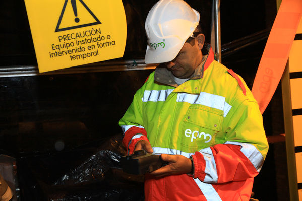 Trabajos en planta de potabilización Ayurá
Trabajos en planta de potabilización Ayurá
Fecha: Octubre 11 de 2014
Para descargar esta fotografía en alta resolución, haga clic sobre la imagen hasta que la misma se despliegue en la pantalla completa; luego dé clic derecho y elija la opción "guardar imagen como". 
En caso de publicación por cualquier medio, solicitamos acompañarla del crédito: "Foto EPM"
Palabras clave: Trabajos planta potabilización Ayurá