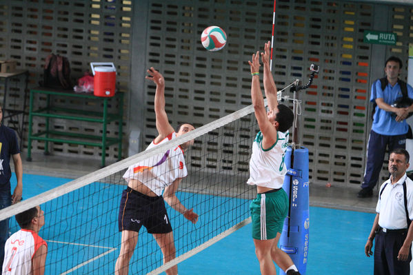 Juegos Deportivos y Recreativos
Juegos Deportivos y Recreativos
Fecha: Octubre 12 de 2014
Para descargar esta fotografía en alta resolución, haga clic sobre la imagen hasta que la misma se despliegue en la pantalla completa; luego dé clic derecho y elija la opción "guardar imagen como". 
En caso de publicación por cualquier medio, solicitamos acompañarla del crédito: "Foto EPM"

Palabras clave: Juegos Deportivos Recreativos Voleibol