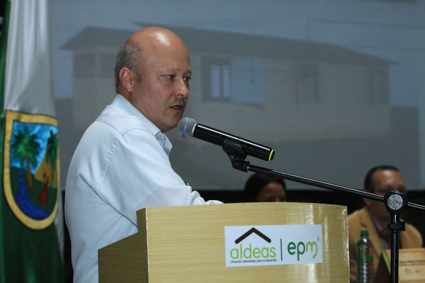 Presentación de la fase IV de Aldeas
Presentación de la fase IV de Aldeas
Fecha: Octubre 15 de 2014
Para descargar esta fotografía en alta resolución, haga clic sobre la imagen hasta que la misma se despliegue en la pantalla completa; luego dé clic derecho y elija la opción "guardar imagen como". 
En caso de publicación por cualquier medio, solicitamos acompañarla del crédito: "Foto EPM"
Palabras clave: Presentación fase IV Aldeas