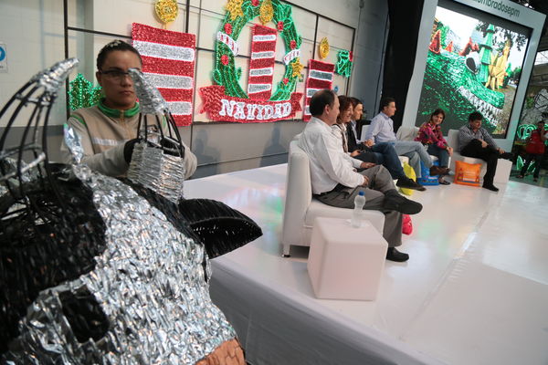 Rueda de prensa, Alumbrado Navideño 2014
Rueda de prensa, Alumbrado Navideño 2014
Fecha: Octubre 17 de 2014
Para descargar esta fotografía en alta resolución, haga clic sobre la imagen hasta que la misma se despliegue en la pantalla completa; luego dé clic derecho y elija la opción "guardar imagen como". 
En caso de publicación por cualquier medio, solicitamos acompañarla del crédito: "Foto EPM"

Palabras clave: Rueda prensa Alumbrado Navideño 2014