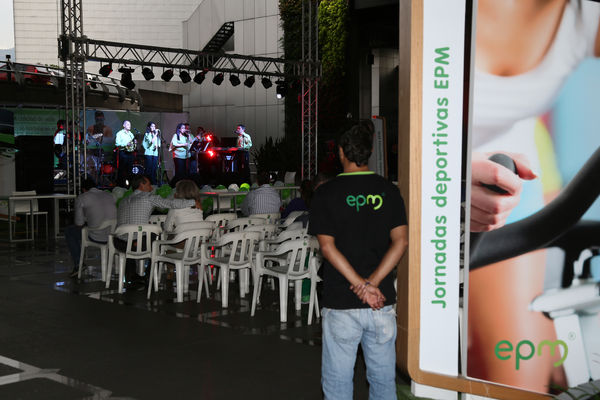 Juegos Deportivos y Recreativos
Juegos Deportivos y Recreativos
Fecha: Octubre 17 de 2014
Para descargar esta fotografía en alta resolución, haga clic sobre la imagen hasta que la misma se despliegue en la pantalla completa; luego dé clic derecho y elija la opción "guardar imagen como". 
En caso de publicación por cualquier medio, solicitamos acompañarla del crédito: "Foto EPM"
Palabras clave: Juegos Deportivos Recreativos clausura