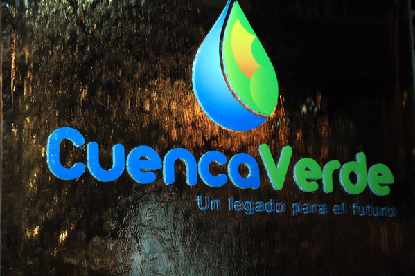 Acto protocolario de creación de la Corporación Cuenca Verde, fondo de agua para el Valle de Aburrá
Acto protocolario de creación de la Corporación Cuenca Verde, fondo de agua para el Valle de Aburrá
Fecha: Octubre 24 de 2013. 
Para descargar esta fotografía en alta resolución, haga clic sobre la imagen hasta que la misma se despliegue en la pantalla completa; luego dé clic derecho y elija la opción "guardar imagen como". 
En caso de publicación por cualquier medio, solicitamos acompañarla del crédito: "Foto EPM"

Palabras clave: Acto protocolario creación Corporación Cuenca Verde fondo agua Valle Aburrá