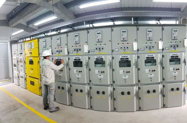 Modernización de la Subestación Marinilla
Modernización de la Subestación Marinilla.
Fecha: 24 Octubre 2018.
Para descargar esta fotografía en alta resolución, haga clic sobre la imagen hasta que la misma se despliegue en la pantalla completa; luego dé clic derecho y elija la opción "guardar imagen como". 
En caso de publicación por cualquier medio, solicitamos acompañarla del crédito: "Foto EPM"
Palabras clave: Modernización Subestación Marinilla