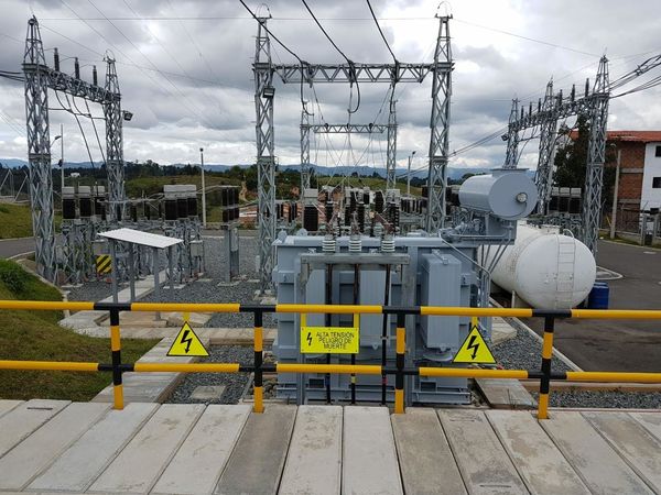 Modernización de la Subestación Marinilla
Modernización de la Subestación Marinilla.
Fecha: 24 Octubre 2018.
Para descargar esta fotografía en alta resolución, haga clic sobre la imagen hasta que la misma se despliegue en la pantalla completa; luego dé clic derecho y elija la opción "guardar imagen como". 
En caso de publicación por cualquier medio, solicitamos acompañarla del crédito: "Foto EPM"
Palabras clave: Modernización Subestación Marinilla