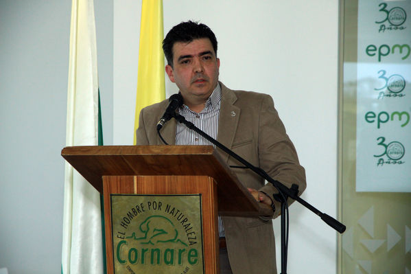 Firma de convenio EPM – Cornare
Firma de convenio EPM – Cornare
Fecha: Octubre 25 de 2013. Lugar: Auditorio Hospital San Vicente Fundación
Para descargar esta fotografía en alta resolución, haga clic sobre la imagen hasta que la misma se despliegue en la pantalla completa; luego dé clic derecho y elija la opción "guardar imagen como". 
En caso de publicación por cualquier medio, solicitamos acompañarla del crédito: "Foto EPM"

Palabras clave: Firma convenio EPM  Cornare