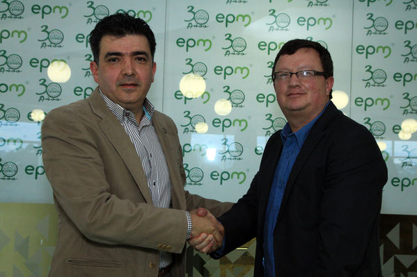 Firma de convenio EPM – Cornare
Firma de convenio EPM – Cornare
Fecha: Octubre 25 de 2013. Lugar: Auditorio Hospital San Vicente Fundación
Para descargar esta fotografía en alta resolución, haga clic sobre la imagen hasta que la misma se despliegue en la pantalla completa; luego dé clic derecho y elija la opción "guardar imagen como". 
En caso de publicación por cualquier medio, solicitamos acompañarla del crédito: "Foto EPM"

Palabras clave: Firma convenio EPM  Cornare