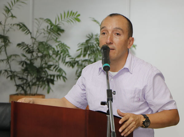 Rueda de Prensa presentación de proyecto
Rueda de Prensa de la presentación del proyecto de fortalecimiento de sistemas productivos agropecuarios sostenibles de la subregión de embalses del Oriente antioqueño
Fecha: Octubre 10 de 2017
Para descargar esta fotografía en alta resolución, haga clic sobre la imagen hasta que la misma se despliegue en la pantalla completa; luego dé clic derecho y elija la opción "guardar imagen como". 
En caso de publicación por cualquier medio, solicitamos acompañarla del crédito: "Foto EPM"
Palabras clave: Rueda Prensa presentación proyecto
