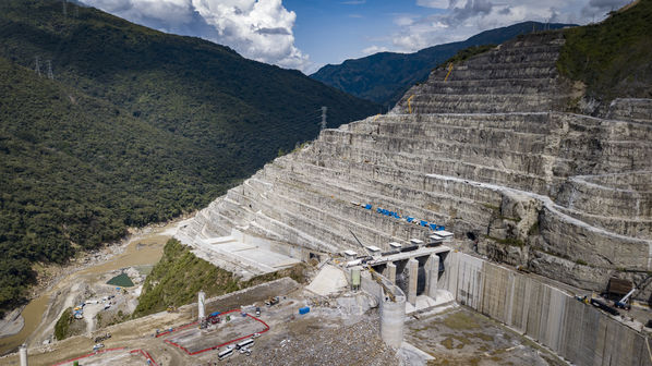 Invitación medios recorrido proyecto hidroeléctrico Ituango
Invitación medios recorrido proyecto hidroeléctrico Ituango.
Fecha: Octubre 10 2018
Para descargar esta fotografía en alta resolución, haga clic sobre la imagen hasta que la misma se despliegue en la pantalla completa; luego dé clic derecho y elija la opción "guardar imagen como". 
En caso de publicación por cualquier medio, solicitamos acompañarla del crédito: "Foto EPM"
Palabras clave: Invitación medios recorrido proyecto hidroeléctrico Ituango