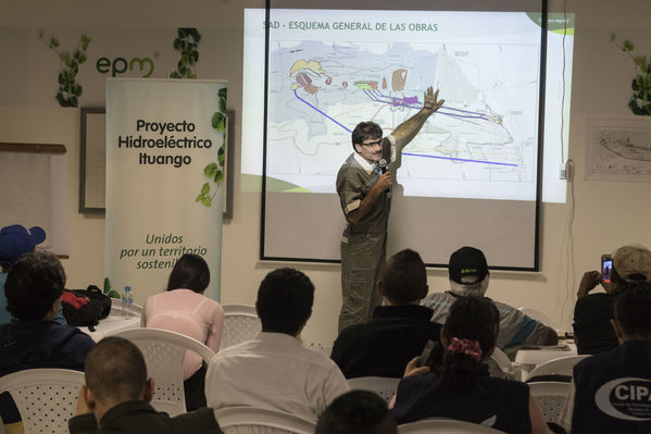 Invitación medios recorrido proyecto hidroeléctrico Ituango
Invitación medios recorrido proyecto hidroeléctrico Ituango.
Fecha: Octubre 10 2018
Para descargar esta fotografía en alta resolución, haga clic sobre la imagen hasta que la misma se despliegue en la pantalla completa; luego dé clic derecho y elija la opción "guardar imagen como". 
En caso de publicación por cualquier medio, solicitamos acompañarla del crédito: "Foto EPM"
Palabras clave: Invitación medios recorrido proyecto hidroeléctrico Ituango