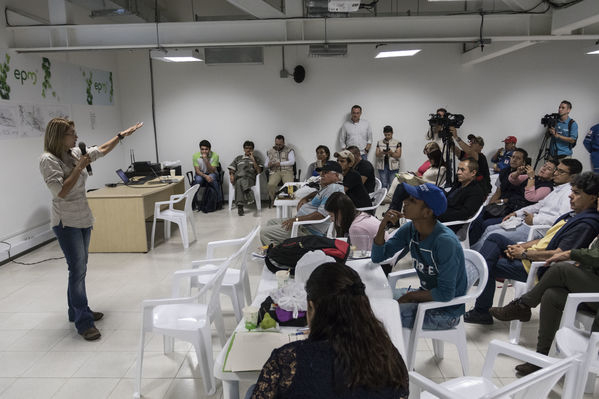 Invitación medios recorrido proyecto hidroeléctrico Ituango
Invitación medios recorrido proyecto hidroeléctrico Ituango.
Fecha: Octubre 10 2018
Para descargar esta fotografía en alta resolución, haga clic sobre la imagen hasta que la misma se despliegue en la pantalla completa; luego dé clic derecho y elija la opción "guardar imagen como". 
En caso de publicación por cualquier medio, solicitamos acompañarla del crédito: "Foto EPM"
Palabras clave: Invitación medios recorrido proyecto hidroeléctrico Ituango