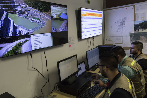 Invitación medios recorrido proyecto hidroeléctrico Ituango
Invitación medios recorrido proyecto hidroeléctrico Ituango.
Fecha: Octubre 10 2018
Para descargar esta fotografía en alta resolución, haga clic sobre la imagen hasta que la misma se despliegue en la pantalla completa; luego dé clic derecho y elija la opción "guardar imagen como". 
En caso de publicación por cualquier medio, solicitamos acompañarla del crédito: "Foto EPM"
Palabras clave: Invitación medios recorrido proyecto hidroeléctrico Ituango