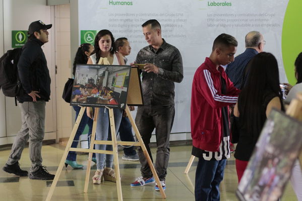 Clausura Programa Educación Ambiental
Clausura Programa Educación Ambiental.
Fecha: Octubre 11 2019.
Para descargar esta fotografía en alta resolución, haga clic sobre la imagen hasta que la misma se despliegue en la pantalla completa; luego dé clic derecho y elija la opción "guardar imagen como". 
En caso de publicación por cualquier medio, solicitamos acompañarla del crédito: "Foto EPM"
Palabras clave: Clausura Programa Educación Ambiental