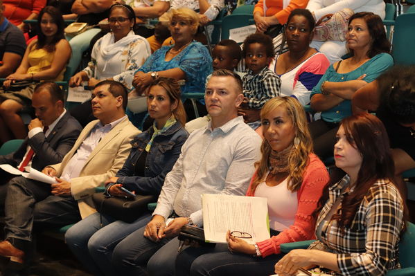 Clausura Programa Educación Ambiental
Clausura Programa Educación Ambiental.
Fecha: Octubre 11 2019.
Para descargar esta fotografía en alta resolución, haga clic sobre la imagen hasta que la misma se despliegue en la pantalla completa; luego dé clic derecho y elija la opción "guardar imagen como". 
En caso de publicación por cualquier medio, solicitamos acompañarla del crédito: "Foto EPM"
Palabras clave: Clausura Programa Educación Ambiental