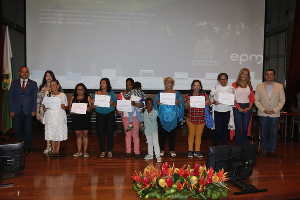 Clausura Programa Educación Ambiental
Clausura Programa Educación Ambiental.
Fecha: Octubre 11 2019.
Para descargar esta fotografía en alta resolución, haga clic sobre la imagen hasta que la misma se despliegue en la pantalla completa; luego dé clic derecho y elija la opción "guardar imagen como". 
En caso de publicación por cualquier medio, solicitamos acompañarla del crédito: "Foto EPM"
Palabras clave: Clausura Programa Educación Ambiental