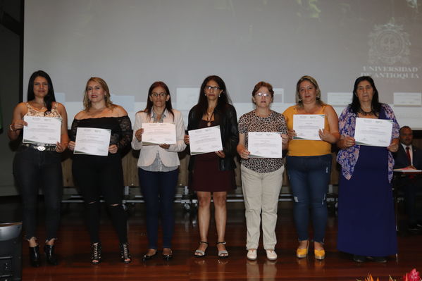 Clausura Programa Educación Ambiental
Clausura Programa Educación Ambiental.
Fecha: Octubre 11 2019.
Para descargar esta fotografía en alta resolución, haga clic sobre la imagen hasta que la misma se despliegue en la pantalla completa; luego dé clic derecho y elija la opción "guardar imagen como". 
En caso de publicación por cualquier medio, solicitamos acompañarla del crédito: "Foto EPM"
Palabras clave: Clausura Programa Educación Ambiental