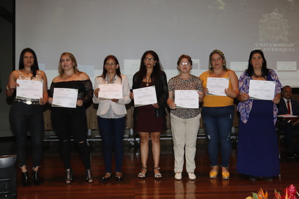 Clausura Programa Educación Ambiental
Clausura Programa Educación Ambiental.
Fecha: Octubre 11 2019.
Para descargar esta fotografía en alta resolución, haga clic sobre la imagen hasta que la misma se despliegue en la pantalla completa; luego dé clic derecho y elija la opción "guardar imagen como". 
En caso de publicación por cualquier medio, solicitamos acompañarla del crédito: "Foto EPM"
Palabras clave: Clausura Programa Educación Ambiental