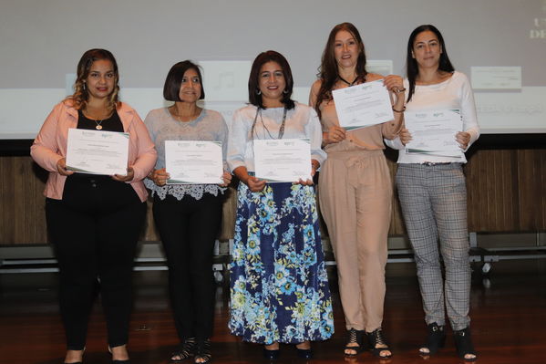 Clausura Programa Educación Ambiental
Clausura Programa Educación Ambiental.
Fecha: Octubre 11 2019.
Para descargar esta fotografía en alta resolución, haga clic sobre la imagen hasta que la misma se despliegue en la pantalla completa; luego dé clic derecho y elija la opción "guardar imagen como". 
En caso de publicación por cualquier medio, solicitamos acompañarla del crédito: "Foto EPM"
Palabras clave: Clausura Programa Educación Ambiental