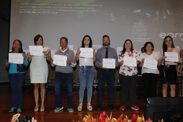 Clausura Programa Educación Ambiental
Clausura Programa Educación Ambiental.
Fecha: Octubre 11 2019.
Para descargar esta fotografía en alta resolución, haga clic sobre la imagen hasta que la misma se despliegue en la pantalla completa; luego dé clic derecho y elija la opción "guardar imagen como". 
En caso de publicación por cualquier medio, solicitamos acompañarla del crédito: "Foto EPM"
Palabras clave: Clausura Programa Educación Ambiental
