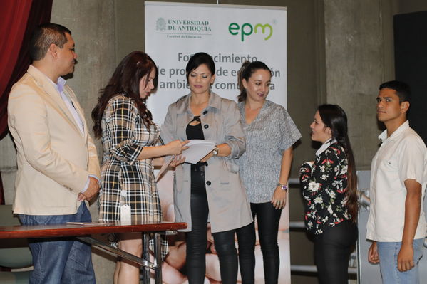 Clausura Programa Educación Ambiental
Clausura Programa Educación Ambiental.
Fecha: Octubre 11 2019.
Para descargar esta fotografía en alta resolución, haga clic sobre la imagen hasta que la misma se despliegue en la pantalla completa; luego dé clic derecho y elija la opción "guardar imagen como". 
En caso de publicación por cualquier medio, solicitamos acompañarla del crédito: "Foto EPM"
Palabras clave: Clausura Programa Educación Ambiental