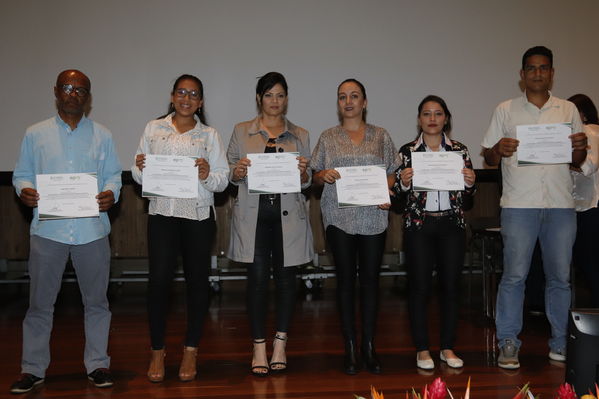Clausura Programa Educación Ambiental
Clausura Programa Educación Ambiental.
Fecha: Octubre 11 2019.
Para descargar esta fotografía en alta resolución, haga clic sobre la imagen hasta que la misma se despliegue en la pantalla completa; luego dé clic derecho y elija la opción "guardar imagen como". 
En caso de publicación por cualquier medio, solicitamos acompañarla del crédito: "Foto EPM"
Palabras clave: Clausura Programa Educación Ambiental