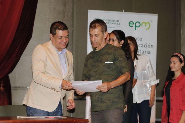 Clausura Programa Educación Ambiental
Clausura Programa Educación Ambiental.
Fecha: Octubre 11 2019.
Para descargar esta fotografía en alta resolución, haga clic sobre la imagen hasta que la misma se despliegue en la pantalla completa; luego dé clic derecho y elija la opción "guardar imagen como". 
En caso de publicación por cualquier medio, solicitamos acompañarla del crédito: "Foto EPM"
Palabras clave: Clausura Programa Educación Ambiental