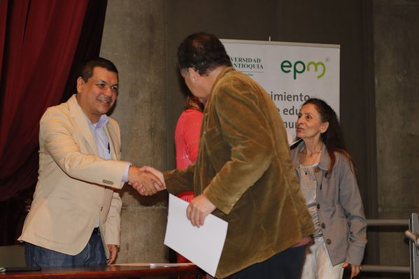 Clausura Programa Educación Ambiental
Clausura Programa Educación Ambiental.
Fecha: Octubre 11 2019.
Para descargar esta fotografía en alta resolución, haga clic sobre la imagen hasta que la misma se despliegue en la pantalla completa; luego dé clic derecho y elija la opción "guardar imagen como". 
En caso de publicación por cualquier medio, solicitamos acompañarla del crédito: "Foto EPM"
Palabras clave: Clausura Programa Educación Ambiental