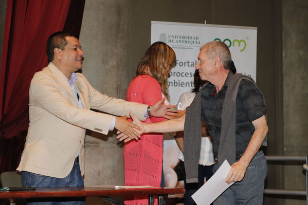 Clausura Programa Educación Ambiental
Clausura Programa Educación Ambiental.
Fecha: Octubre 11 2019.
Para descargar esta fotografía en alta resolución, haga clic sobre la imagen hasta que la misma se despliegue en la pantalla completa; luego dé clic derecho y elija la opción "guardar imagen como". 
En caso de publicación por cualquier medio, solicitamos acompañarla del crédito: "Foto EPM"
Palabras clave: Clausura Programa Educación Ambiental