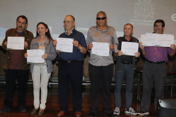 Clausura Programa Educación Ambiental
Clausura Programa Educación Ambiental.
Fecha: Octubre 11 2019.
Para descargar esta fotografía en alta resolución, haga clic sobre la imagen hasta que la misma se despliegue en la pantalla completa; luego dé clic derecho y elija la opción "guardar imagen como". 
En caso de publicación por cualquier medio, solicitamos acompañarla del crédito: "Foto EPM"
Palabras clave: Clausura Programa Educación Ambiental
