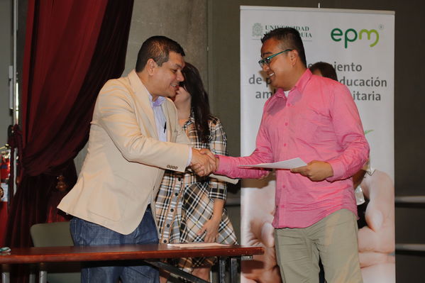 Clausura Programa Educación Ambiental
Clausura Programa Educación Ambiental.
Fecha: Octubre 11 2019.
Para descargar esta fotografía en alta resolución, haga clic sobre la imagen hasta que la misma se despliegue en la pantalla completa; luego dé clic derecho y elija la opción "guardar imagen como". 
En caso de publicación por cualquier medio, solicitamos acompañarla del crédito: "Foto EPM"
Palabras clave: Clausura Programa Educación Ambiental