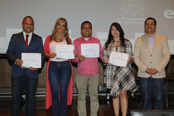 Clausura Programa Educación Ambiental
Clausura Programa Educación Ambiental.
Fecha: Octubre 11 2019.
Para descargar esta fotografía en alta resolución, haga clic sobre la imagen hasta que la misma se despliegue en la pantalla completa; luego dé clic derecho y elija la opción "guardar imagen como". 
En caso de publicación por cualquier medio, solicitamos acompañarla del crédito: "Foto EPM"
Palabras clave: Clausura Programa Educación Ambiental