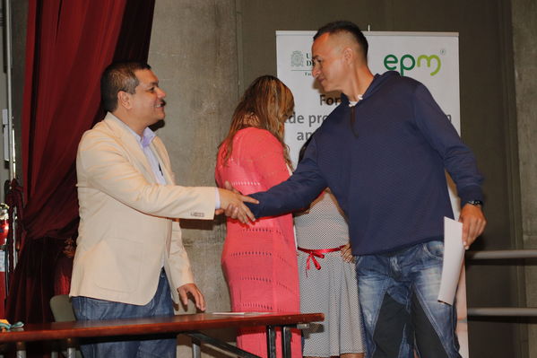 Clausura Programa Educación Ambiental
Clausura Programa Educación Ambiental.
Fecha: Octubre 11 2019.
Para descargar esta fotografía en alta resolución, haga clic sobre la imagen hasta que la misma se despliegue en la pantalla completa; luego dé clic derecho y elija la opción "guardar imagen como". 
En caso de publicación por cualquier medio, solicitamos acompañarla del crédito: "Foto EPM"
Palabras clave: Clausura Programa Educación Ambiental