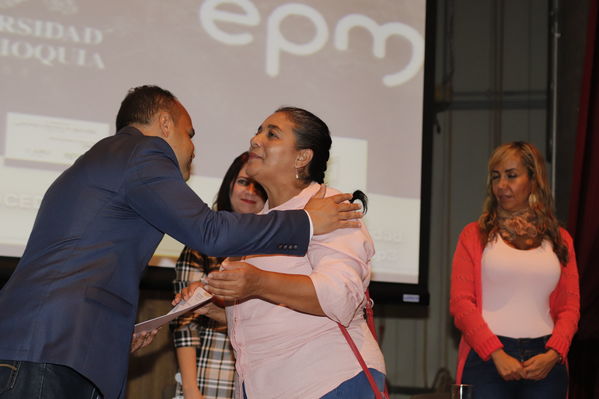 Clausura Programa Educación Ambiental
Clausura Programa Educación Ambiental.
Fecha: Octubre 11 2019.
Para descargar esta fotografía en alta resolución, haga clic sobre la imagen hasta que la misma se despliegue en la pantalla completa; luego dé clic derecho y elija la opción "guardar imagen como". 
En caso de publicación por cualquier medio, solicitamos acompañarla del crédito: "Foto EPM"
Palabras clave: Clausura Programa Educación Ambiental