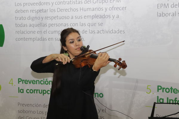 Clausura Programa Educación Ambiental
Clausura Programa Educación Ambiental.
Fecha: Octubre 11 2019.
Para descargar esta fotografía en alta resolución, haga clic sobre la imagen hasta que la misma se despliegue en la pantalla completa; luego dé clic derecho y elija la opción "guardar imagen como". 
En caso de publicación por cualquier medio, solicitamos acompañarla del crédito: "Foto EPM"
Palabras clave: Clausura Programa Educación Ambiental