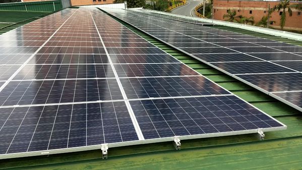 Ampliación paneles solares El Tesoro
Ampliación paneles solares El Tesoro.
Fecha: Octubre 17 2018.
Para descargar esta fotografía en alta resolución, haga clic sobre la imagen hasta que la misma se despliegue en la pantalla completa; luego dé clic derecho y elija la opción "guardar imagen como". 
En caso de publicación por cualquier medio, solicitamos acompañarla del crédito: "Foto EPM"
Palabras clave: Ampliación paneles solares El Tesoro