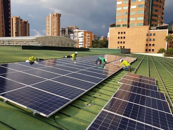 Ampliación paneles solares El Tesoro
Ampliación paneles solares El Tesoro.
Fecha: Octubre 17 2018.
Para descargar esta fotografía en alta resolución, haga clic sobre la imagen hasta que la misma se despliegue en la pantalla completa; luego dé clic derecho y elija la opción "guardar imagen como". 
En caso de publicación por cualquier medio, solicitamos acompañarla del crédito: "Foto EPM"
Palabras clave: Ampliación paneles solares El Tesoro