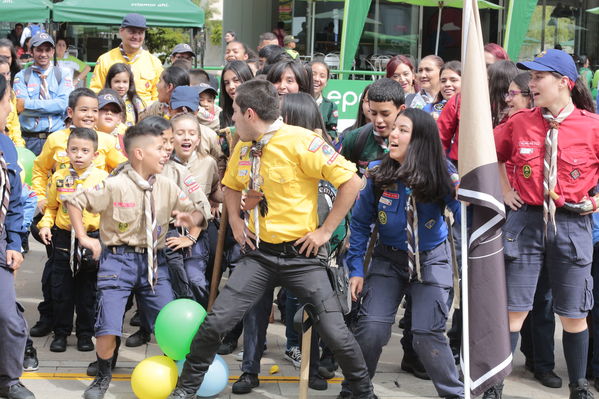 Premiación concurso especialidad Scout cuidamundos EPM
Premiación concurso especialidad Scout cuidamundos EPM. 
Fecha: Octubre 29 2019.
Para descargar esta fotografía en alta resolución, haga clic sobre la imagen hasta que la misma se despliegue en la pantalla completa; luego dé clic derecho y elija la opción "guardar imagen como". 
En caso de publicación por cualquier medio, solicitamos acompañarla del crédito: "Foto EPM"
Palabras clave: Premiación concurso especialidad Scout cuidamundos EPM