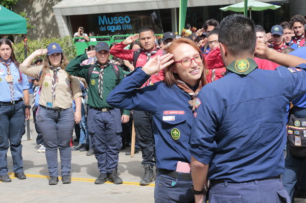 Premiación concurso especialidad Scout cuidamundos EPM
Premiación concurso especialidad Scout cuidamundos EPM. 
Fecha: Octubre 29 2019.
Para descargar esta fotografía en alta resolución, haga clic sobre la imagen hasta que la misma se despliegue en la pantalla completa; luego dé clic derecho y elija la opción "guardar imagen como". 
En caso de publicación por cualquier medio, solicitamos acompañarla del crédito: "Foto EPM"
Palabras clave: Premiación concurso especialidad Scout cuidamundos EPM