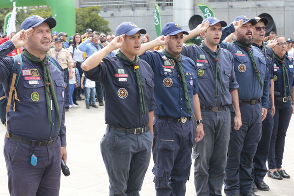 Premiación concurso especialidad Scout cuidamundos EPM
Premiación concurso especialidad Scout cuidamundos EPM. 
Fecha: Octubre 29 2019.
Para descargar esta fotografía en alta resolución, haga clic sobre la imagen hasta que la misma se despliegue en la pantalla completa; luego dé clic derecho y elija la opción "guardar imagen como". 
En caso de publicación por cualquier medio, solicitamos acompañarla del crédito: "Foto EPM"
Palabras clave: Premiación concurso especialidad Scout cuidamundos EPM