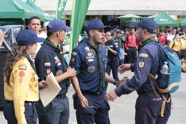 Premiación concurso especialidad Scout cuidamundos EPM
Premiación concurso especialidad Scout cuidamundos EPM. 
Fecha: Octubre 29 2019.
Para descargar esta fotografía en alta resolución, haga clic sobre la imagen hasta que la misma se despliegue en la pantalla completa; luego dé clic derecho y elija la opción "guardar imagen como". 
En caso de publicación por cualquier medio, solicitamos acompañarla del crédito: "Foto EPM"
Palabras clave: Premiación concurso especialidad Scout cuidamundos EPM