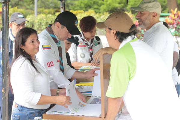 Premiación concurso especialidad Scout cuidamundos EPM
Premiación concurso especialidad Scout cuidamundos EPM. 
Fecha: Octubre 29 2019.
Para descargar esta fotografía en alta resolución, haga clic sobre la imagen hasta que la misma se despliegue en la pantalla completa; luego dé clic derecho y elija la opción "guardar imagen como". 
En caso de publicación por cualquier medio, solicitamos acompañarla del crédito: "Foto EPM"
Palabras clave: Premiación concurso especialidad Scout cuidamundos EPM