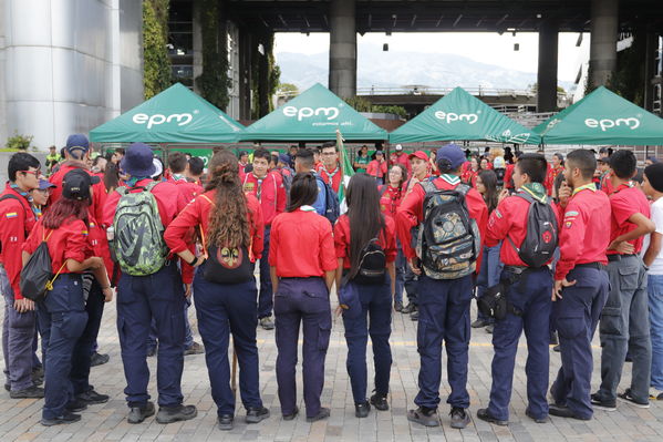 Premiación concurso especialidad Scout cuidamundos EPM
Premiación concurso especialidad Scout cuidamundos EPM. 
Fecha: Octubre 29 2019.
Para descargar esta fotografía en alta resolución, haga clic sobre la imagen hasta que la misma se despliegue en la pantalla completa; luego dé clic derecho y elija la opción "guardar imagen como". 
En caso de publicación por cualquier medio, solicitamos acompañarla del crédito: "Foto EPM"
Palabras clave: Premiación concurso especialidad Scout cuidamundos EPM