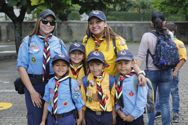 Premiación concurso especialidad Scout cuidamundos EPM
Premiación concurso especialidad Scout cuidamundos EPM. 
Fecha: Octubre 29 2019.
Para descargar esta fotografía en alta resolución, haga clic sobre la imagen hasta que la misma se despliegue en la pantalla completa; luego dé clic derecho y elija la opción "guardar imagen como". 
En caso de publicación por cualquier medio, solicitamos acompañarla del crédito: "Foto EPM"
Palabras clave: Premiación concurso especialidad Scout cuidamundos EPM