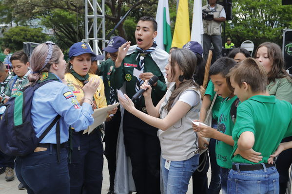 Premiación concurso especialidad Scout cuidamundos EPM
Premiación concurso especialidad Scout cuidamundos EPM. 
Fecha: Octubre 29 2019.
Para descargar esta fotografía en alta resolución, haga clic sobre la imagen hasta que la misma se despliegue en la pantalla completa; luego dé clic derecho y elija la opción "guardar imagen como". 
En caso de publicación por cualquier medio, solicitamos acompañarla del crédito: "Foto EPM"
Palabras clave: Premiación concurso especialidad Scout cuidamundos EPM