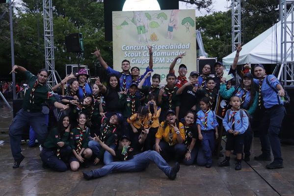 Premiación concurso especialidad Scout cuidamundos EPM
Premiación concurso especialidad Scout cuidamundos EPM. 
Fecha: Octubre 29 2019.
Para descargar esta fotografía en alta resolución, haga clic sobre la imagen hasta que la misma se despliegue en la pantalla completa; luego dé clic derecho y elija la opción "guardar imagen como". 
En caso de publicación por cualquier medio, solicitamos acompañarla del crédito: "Foto EPM"
Keywords: Premiación concurso especialidad Scout cuidamundos EPM