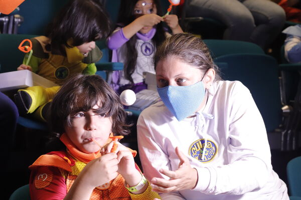 Fiesta de los niños Cuidamundos octubre 2021
Fiesta de los niños Cuidamundos octubre 2021
Fecha: Octubre 22 2021.
Para descargar esta fotografía en alta resolución, haga clic sobre la imagen hasta que la misma se despliegue en la pantalla completa; luego dé clic derecho y elija la opción "guardar imagen como". 
En caso de publicación por cualquier medio, solicitamos acompañarla del crédito: "Foto EPM"
Palabras clave: Fiesta niños cuidamundos